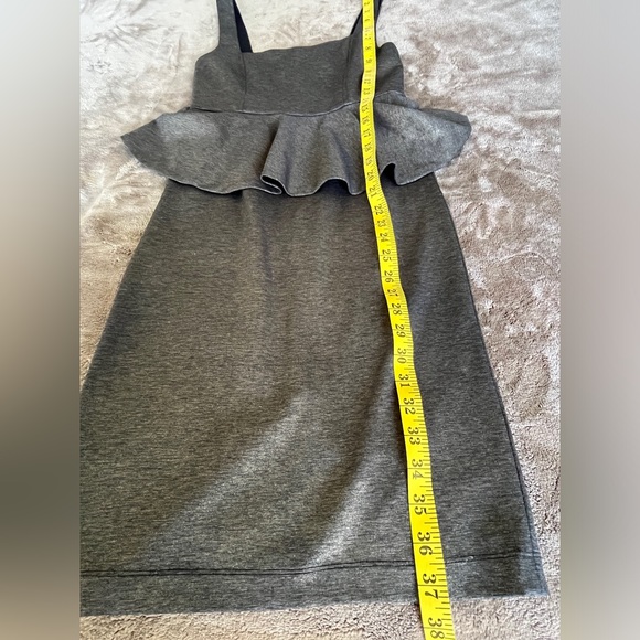 ALICE + OLIVIA “Dahlia” metallic, square neckline, peplum dress in size 6 - Picture 15 of 15